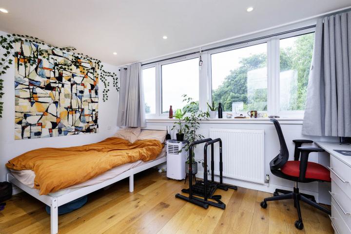 Modern Sharers House Clement Close, Brondesbury 